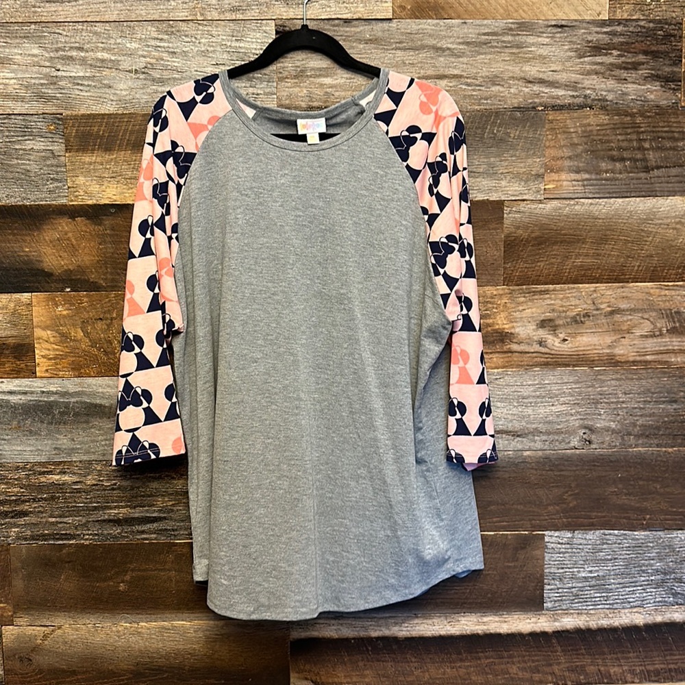 🎯 Lularoe Minnie Mouse shirt Randy 3/4 sleeved raglan